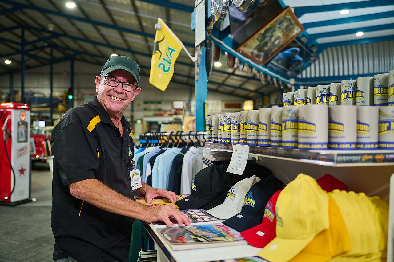 242 WP TRACTOR 20220410 Z728722 }}