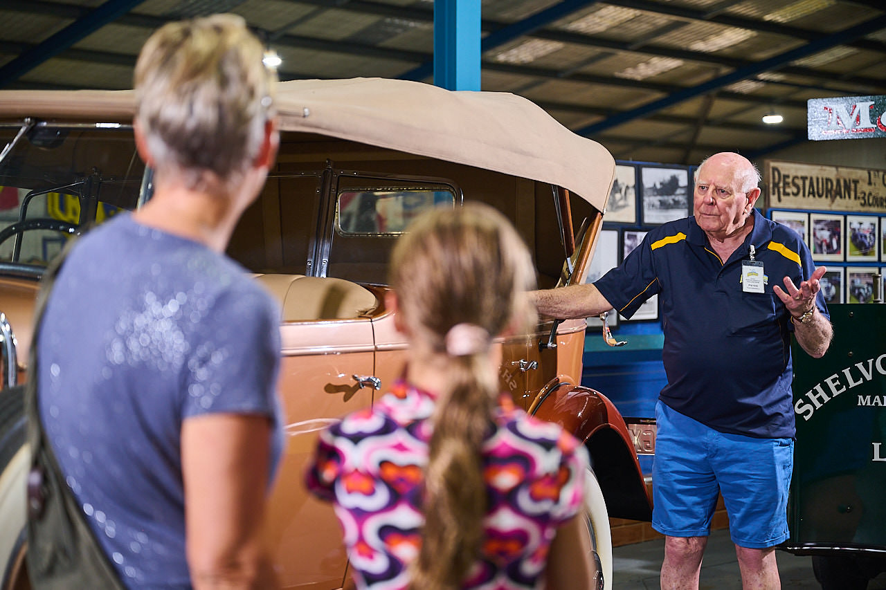 325 WP TRACTOR 20220410 Z728968 }}