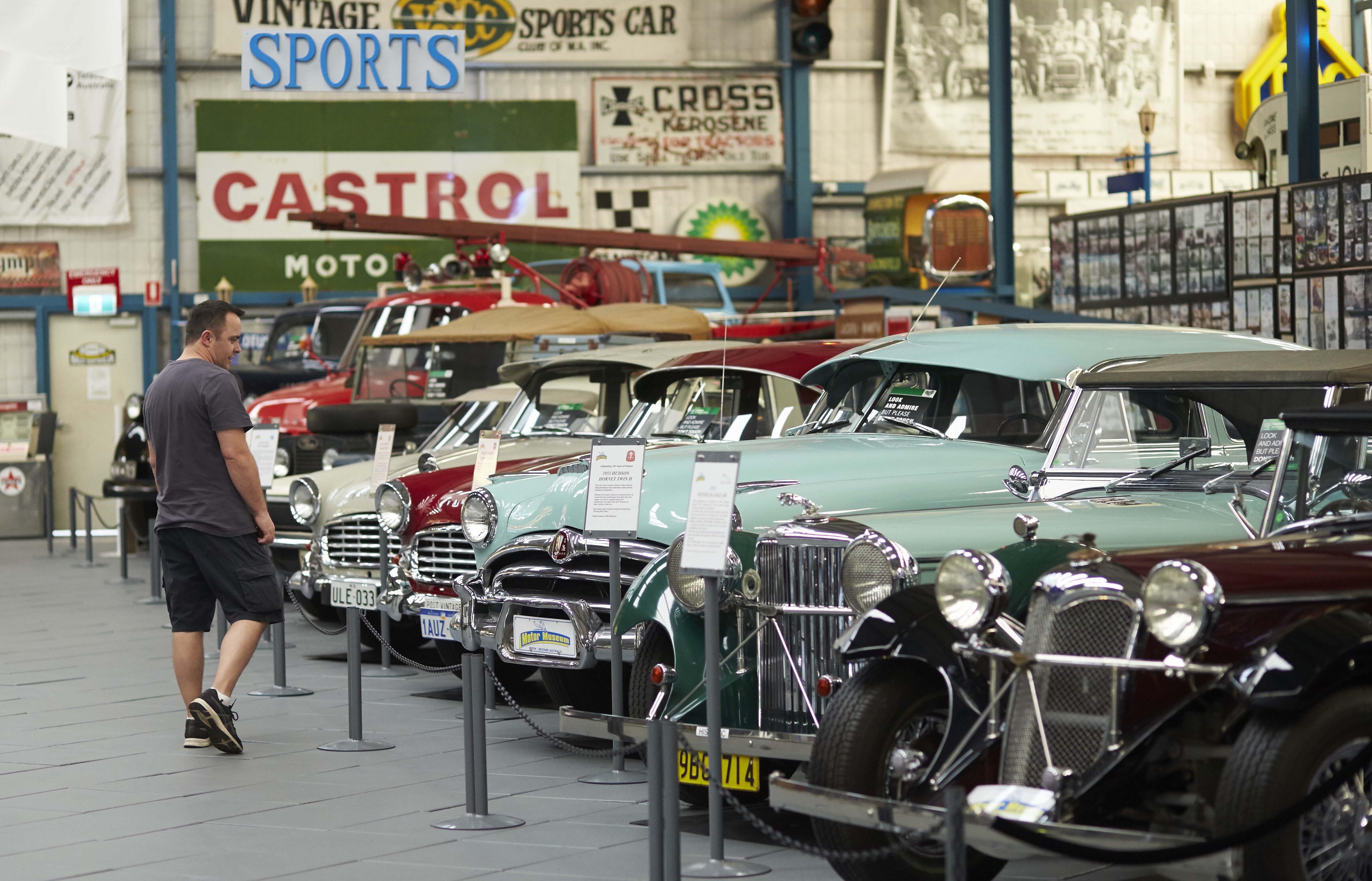 Whiteman Park 18113 0633 Motor Museum }}