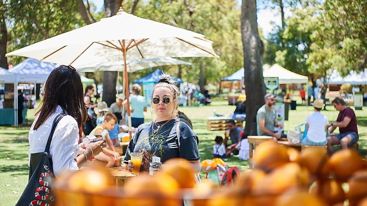 058 ENVIROFEST 201121 C5 A2875 }}